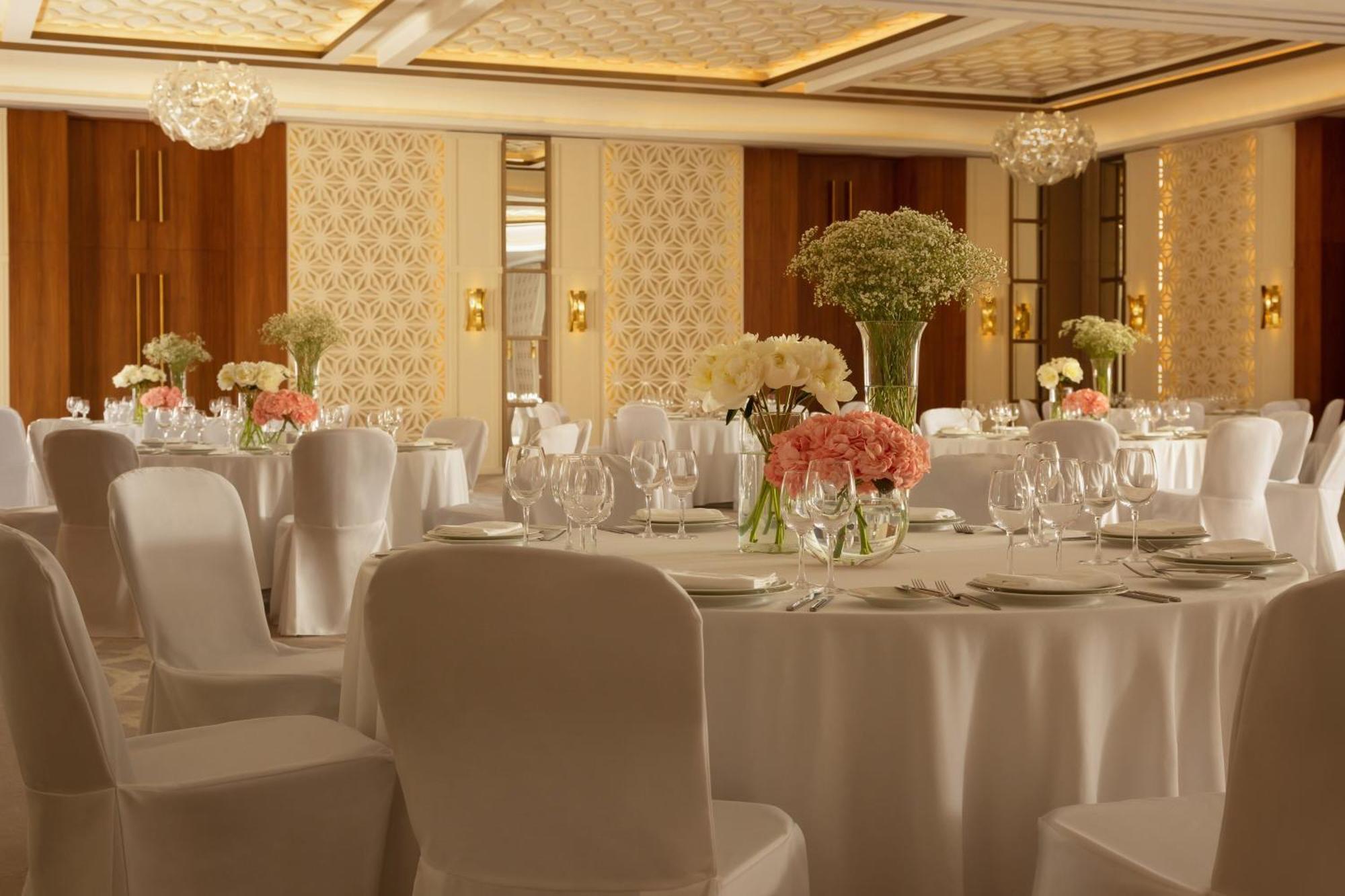 Sheraton Astana Hotel Exterior foto The ballroom